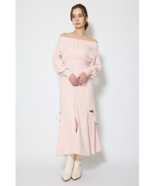 rienda(リエンダ)の「オフショルダーカッティングマーメイドワンピース 春服(ワンピース・レディース・ホワイト/ライトピンク/ブラック・SMALL/MEDIUM)」の4枚目の写真