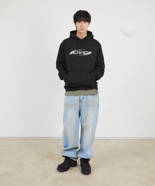 LMCの「HALFTONE LOGO HOODIE charcoal(パーカー・メンズ・その他・MEDIUM/LARGE/X-LARGE/SMALL)」の3枚目の写真