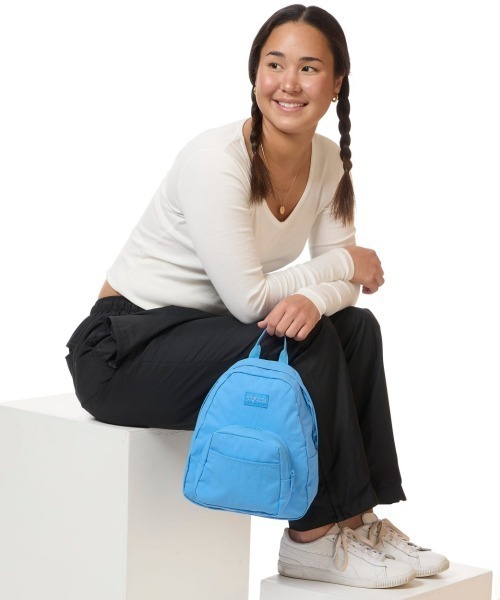 JANSPORT(ジャンスポーツ)の「JANSPORT HALF PINT FX(ジャンスポーツ ハーフパイントFX)(バックパック/リュック・メンズ・ベージュ系/パープル系/ブラック系/イエロー系/ブルー系・ONE SIZE)」の3枚目の写真