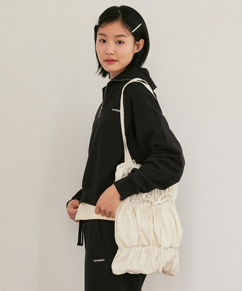 COVERNAT(カバーナット)の「WOMEN CLOVER HEART SHIRRING RIBBON ECO BAG(エコバッグ/サブバッグ・レディース・ブラック/アイボリー・FREE)」の2枚目の写真