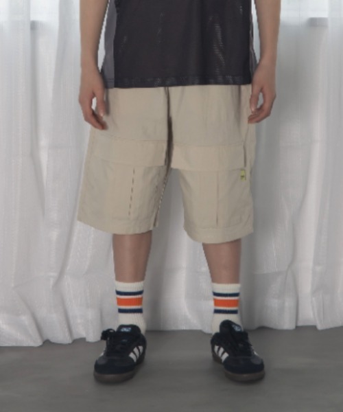 MAKE YOUR DAY（メイクユアデイ）の「無地カーゴ6分丈パンツ■150.160cm（カーゴパンツ・キッズ・ブラック/カーキ/ベージュ・150/160）」の2枚目の写真