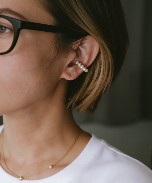 Ops.（オプス）の「イヤーカフ パール シルバー925 金属アレルギー対応  【lonae-ec ロナエ】（イヤーカフ・レディース・ゴールド/シルバー・ONE SIZE）」の5枚目の写真