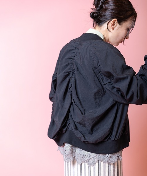OSMOSIS(オズモーシス)の「ラグランギャザーブルゾン(ブルゾン・レディース・ブラック/カーキ/アイボリー・ONE SIZE)」の9枚目の写真