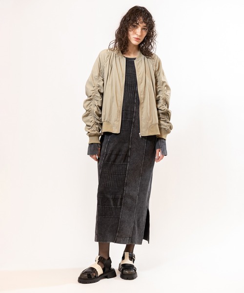 OSMOSIS(オズモーシス)の「ラグランギャザーブルゾン(ブルゾン・レディース・ブラック/カーキ/アイボリー・ONE SIZE)」の16枚目の写真