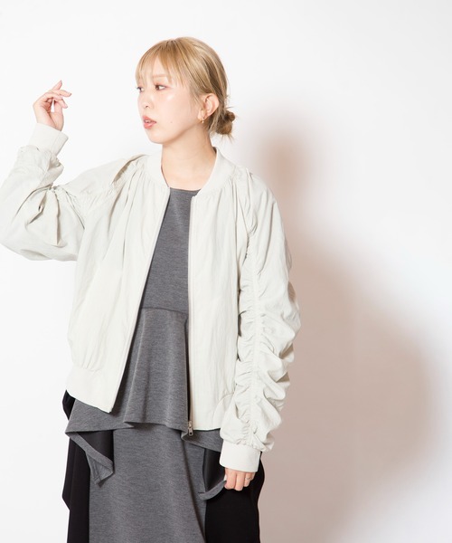 OSMOSIS(オズモーシス)の「ラグランギャザーブルゾン(ブルゾン・レディース・ブラック/カーキ/アイボリー・ONE SIZE)」の22枚目の写真