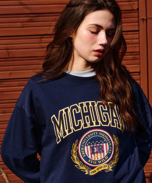 ERER(エルエル)の「Michigan Vintage Sweatshirt Navy(スウェット・レディース・ネイビー・2/1)」の2枚目の写真
