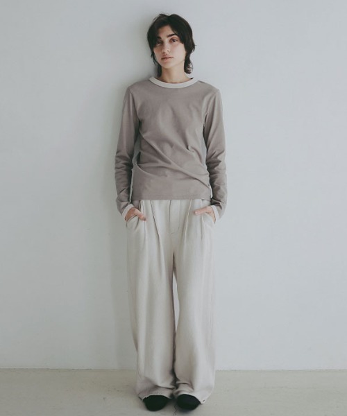 ETRE TOKYO（エトレトウキョウ）の「アウトステッチクルーネックロンTee（Tシャツ/カットソー・レディース・ブラック/グレイッシュベージュ/ホワイト・FREE）」の4枚目の写真