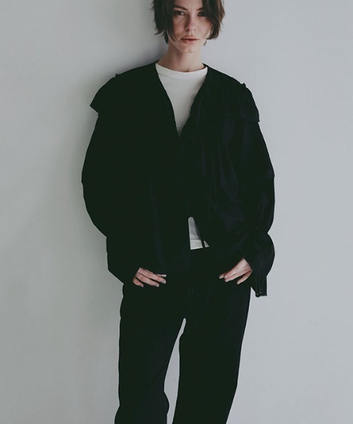 ETRE TOKYO（エトレトウキョウ）の「アウトステッチクルーネックロンTee（Tシャツ/カットソー・レディース・ブラック/グレイッシュベージュ/ホワイト・FREE）」の11枚目の写真