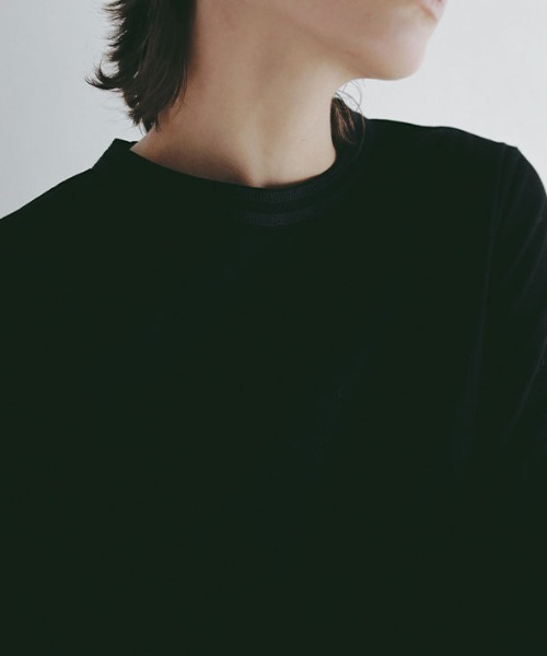 ETRE TOKYO（エトレトウキョウ）の「アウトステッチクルーネックロンTee（Tシャツ/カットソー・レディース・ブラック/グレイッシュベージュ/ホワイト・FREE）」の14枚目の写真