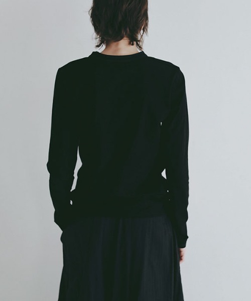 ETRE TOKYO（エトレトウキョウ）の「アウトステッチクルーネックロンTee（Tシャツ/カットソー・レディース・ブラック/グレイッシュベージュ/ホワイト・FREE）」の15枚目の写真