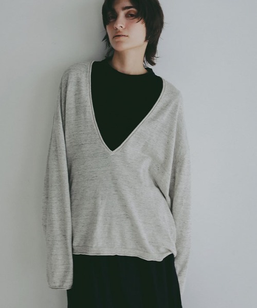 ETRE TOKYO（エトレトウキョウ）の「アウトステッチクルーネックロンTee（Tシャツ/カットソー・レディース・ブラック/グレイッシュベージュ/ホワイト・FREE）」の17枚目の写真