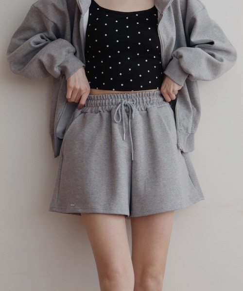 Mili affinity(ミリアフィニティー)の「ロゴプレート付きショートパンツ(スウェットパンツ・レディース・オートミール/グレー/ブラック・FREE)」の3枚目の写真