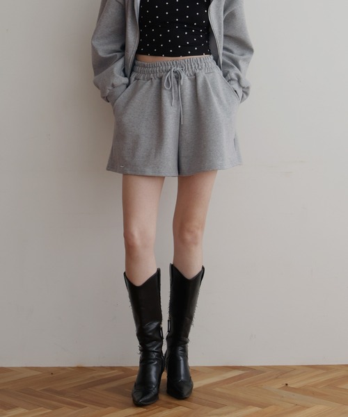 Mili affinity(ミリアフィニティー)の「ロゴプレート付きショートパンツ(スウェットパンツ・レディース・オートミール/グレー/ブラック・FREE)」の6枚目の写真