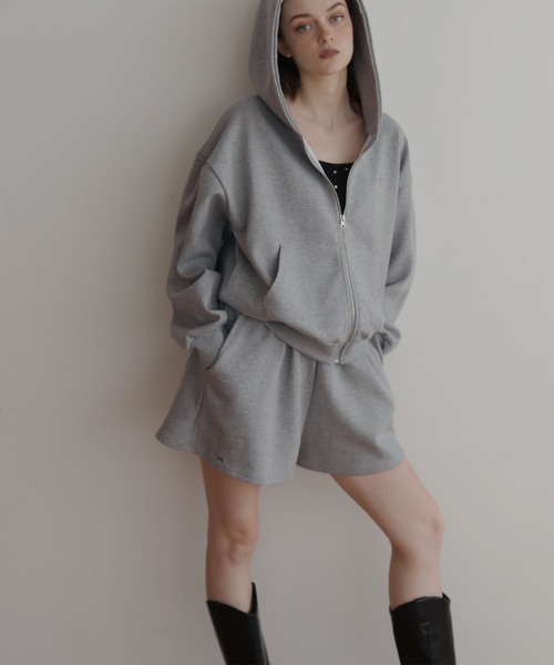 Mili affinity(ミリアフィニティー)の「ロゴプレート付きショートパンツ(スウェットパンツ・レディース・オートミール/グレー/ブラック・FREE)」の14枚目の写真