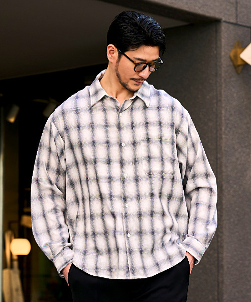 CavariA（キャバリア）の「『CavariA/キャバリア』先染め長袖シャツ（シャツ/ブラウス・メンズ・ホワイト/ブラック/ブルー・M/L/LL）」の2枚目の写真