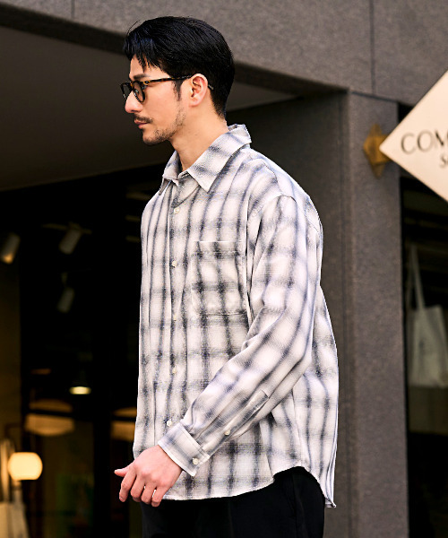 CavariA（キャバリア）の「『CavariA/キャバリア』先染め長袖シャツ（シャツ/ブラウス・メンズ・ホワイト/ブラック/ブルー・M/L/LL）」の4枚目の写真