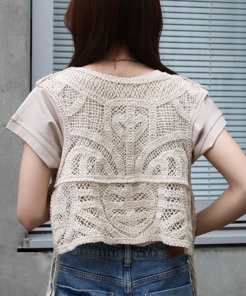 NYLAUS（ナイラス）の「【SG】クロシェ編みショートベスト かぎ針ベスト（ベスト・レディース・アイボリー/ブラック・M）」の4枚目の写真