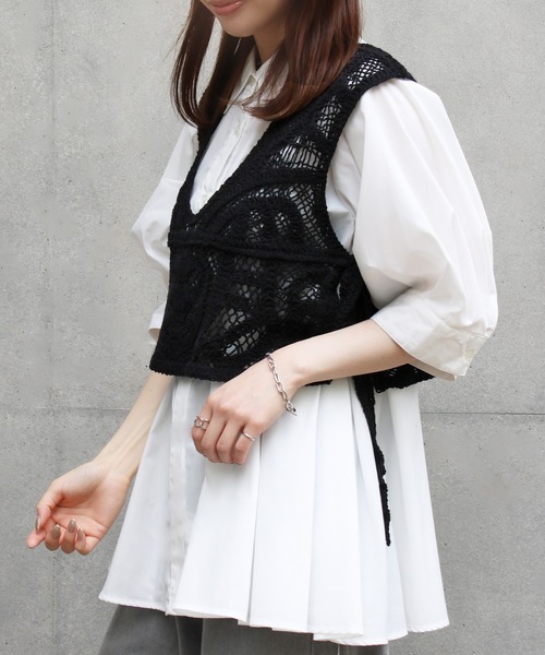 NYLAUS（ナイラス）の「【SG】クロシェ編みショートベスト かぎ針ベスト（ベスト・レディース・アイボリー/ブラック・M）」の10枚目の写真