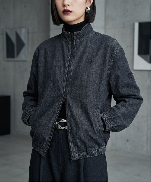 FILA（フィラ）の「TRACK TOP（ナイロンジャケット・レディース・グレー/ピンク/ブラック・XL/L/M/S）」の2枚目の写真