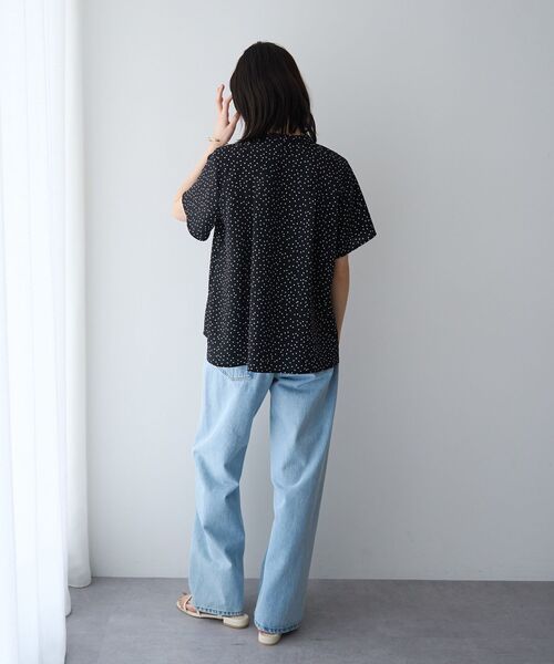 YECCA VECCA(イェッカヴェッカ)の「フリルデザインブラウス(シャツ/ブラウス・レディース・サックスブルー/ドット/オフホワイト・FREE)」の19枚目の写真