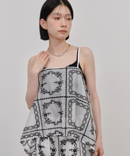 Shelly island（シェリーアイランド）の「総刺繍ランダムヘムキャミ（キャミソール・レディース・その他/ブラウン/ブラック・FREE）」の13枚目の写真