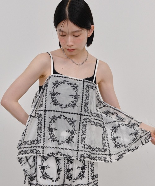 Shelly island（シェリーアイランド）の「総刺繍ランダムヘムキャミ（キャミソール・レディース・その他/ブラウン/ブラック・FREE）」の14枚目の写真