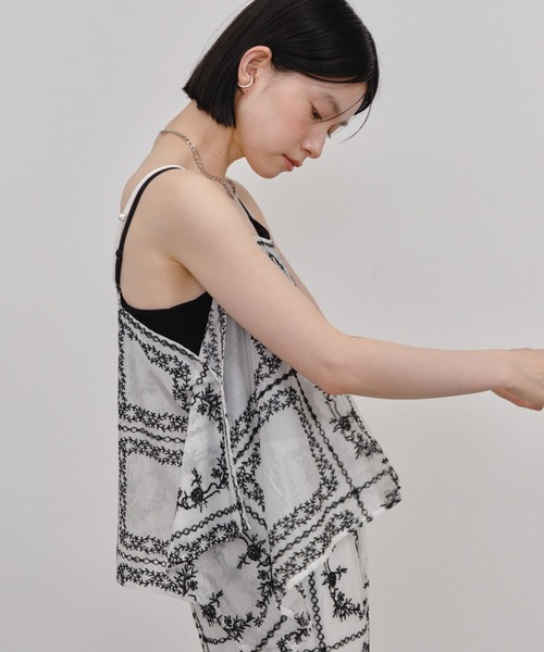 Shelly island（シェリーアイランド）の「総刺繍ランダムヘムキャミ（キャミソール・レディース・その他/ブラウン/ブラック・FREE）」の16枚目の写真