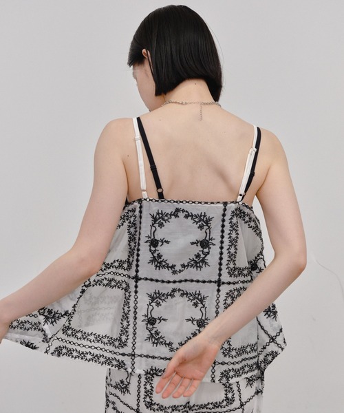 Shelly island（シェリーアイランド）の「総刺繍ランダムヘムキャミ（キャミソール・レディース・その他/ブラウン/ブラック・FREE）」の17枚目の写真