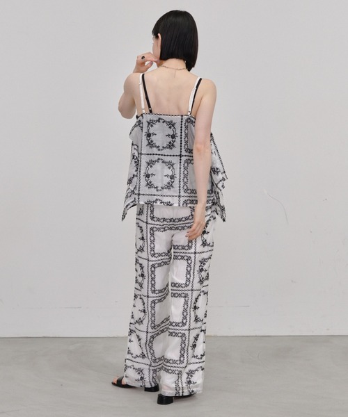 Shelly island（シェリーアイランド）の「総刺繍ランダムヘムキャミ（キャミソール・レディース・その他/ブラウン/ブラック・FREE）」の21枚目の写真