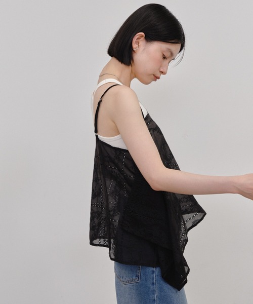 Shelly island（シェリーアイランド）の「総刺繍ランダムヘムキャミ（キャミソール・レディース・その他/ブラウン/ブラック・FREE）」の7枚目の写真