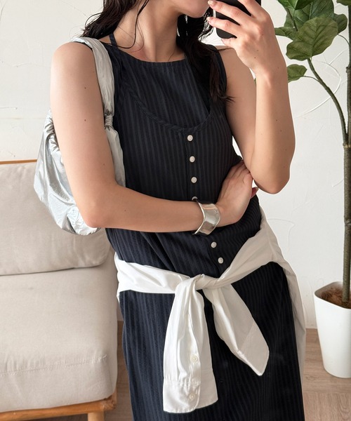 MUHET(ミュエータ)の「docking seersucker halter neck dress / ドッキングシアサッカーホルターネックワンピース(ワンピース・レディース・ブラック/ライトブルー/ネイビー・FREE)」の4枚目の写真