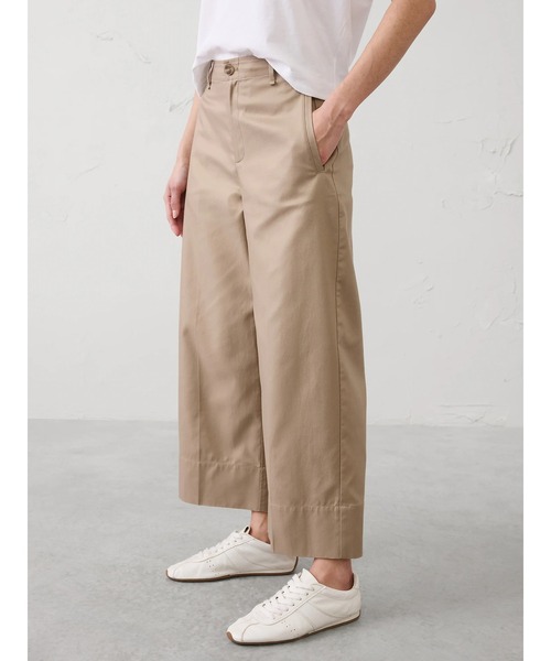 BANANA REPUBLIC FACTORY STORE(バナナリパブリック ファクトリーストア)の「BANANA REPUBLIC FACTORY STORE ハイライズ ワイドレッグ クロップドパンツ(その他パンツ・レディース・ベージュ/ブルー系その他/ライトベージュ/ブラウン・0/2/4/6/8)」の1枚目の写真