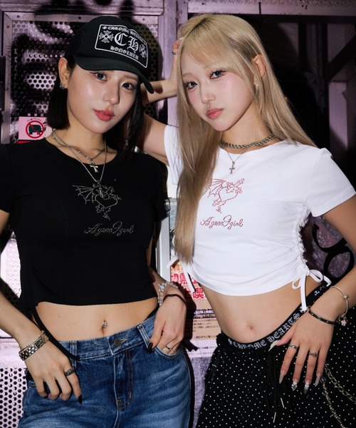 A'GEM9girl(エージェムナインガール)の「A'GEM/9 × .kom 『A'GEM/9 girl/エージェムナインガール』クロップギャザーTシャツ(Tシャツ/カットソー・レディース・ホワイト/ブラック・FREE)」の3枚目の写真