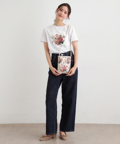 LAURA ASHLEY(ローラアシュレイ)の「エレンボロー ローズ柄 ミニ ショルダーバッグ(ショルダーバッグ・レディース・ブルー系5/ターコイズブルー系9/ピンク系その他・00)」の5枚目の写真