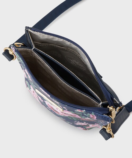 LAURA ASHLEY(ローラアシュレイ)の「エレンボロー ローズ柄 ミニ ショルダーバッグ(ショルダーバッグ・レディース・ブルー系5/ターコイズブルー系9/ピンク系その他・00)」の17枚目の写真