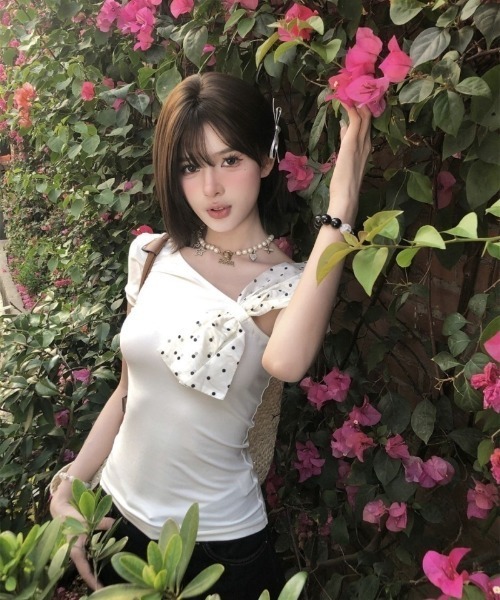 Ritzy(リッツィー)の「ドット柄リボンワンショルダートップス(Tシャツ/カットソー・レディース・ホワイト・L/M/S)」の5枚目の写真