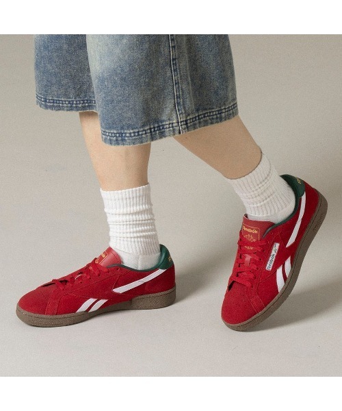 Reebok（リーボック）の「クラブシー グラウンズ UK / CLUB C GROUNDS UK（スニーカー・メンズ・レッド・22.5cm/23.0cm/23.5cm/24.5cm/24.0cm/25.0cm/25.5cm/26.0cm/26.5cm/27.0cm/27.5cm/28.0cm/28.5cm/29.0cm）」の2枚目の写真