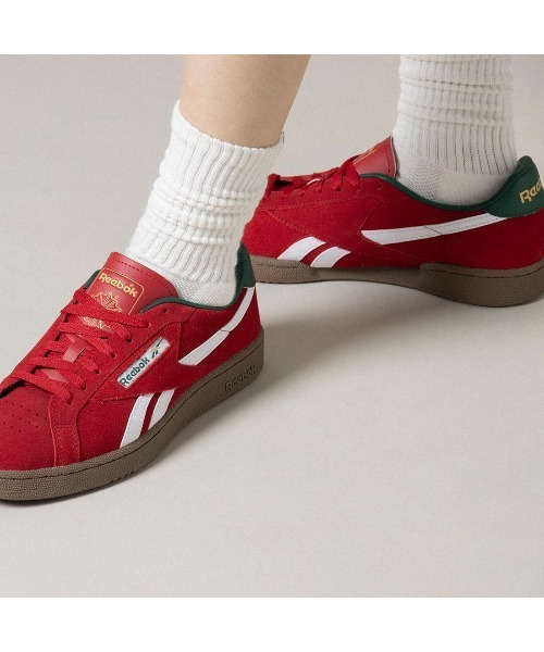 Reebok（リーボック）の「クラブシー グラウンズ UK / CLUB C GROUNDS UK（スニーカー・メンズ・レッド・22.5cm/23.0cm/23.5cm/24.5cm/24.0cm/25.0cm/25.5cm/26.0cm/26.5cm/27.0cm/27.5cm/28.0cm/28.5cm/29.0cm）」の3枚目の写真
