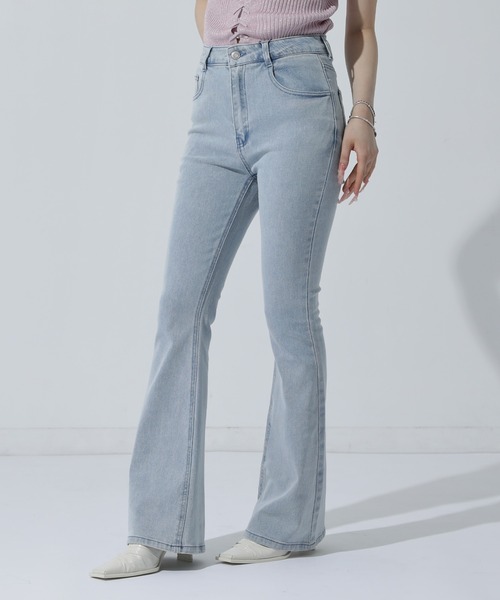 ANAP(アナップ)の「ナチュラルフィット フレアデニムパンツ(デニムパンツ・レディース・グレー/ライトブルー/ブルー・M/S)」の3枚目の写真
