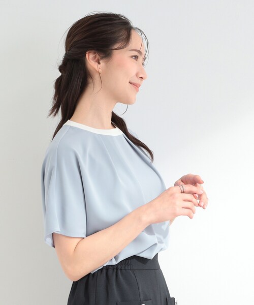 SHOO・LA・RUE（シューラルー）の「【ひんやり/UV/通勤】洗濯後しわになりにくい 上品配色ブラウス（シャツ/ブラウス・レディース・ブルー系4/ネイビー系4/ホワイト系7・04/01/02/03）」の17枚目の写真