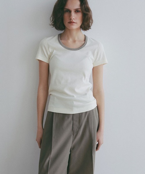 ETRE TOKYO（エトレトウキョウ）の「three dotsオーガニックコットンリンガーTee（Tシャツ/カットソー・レディース・ブラック/ライトカーキ・M/S）」の4枚目の写真