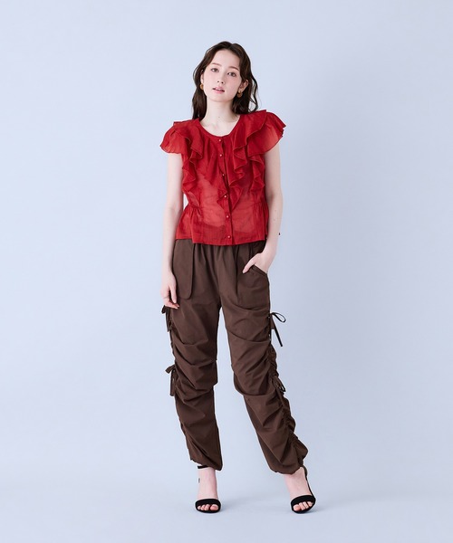 Audie a Muses(オーディアミューズ)の「前開きフロントダブルフリルブラウス(シャツ/ブラウス・レディース・レッド/ブラウン/オフホワイト・38/42)」の12枚目の写真