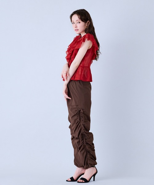 Audie a Muses(オーディアミューズ)の「前開きフロントダブルフリルブラウス(シャツ/ブラウス・レディース・レッド/ブラウン/オフホワイト・38/42)」の6枚目の写真