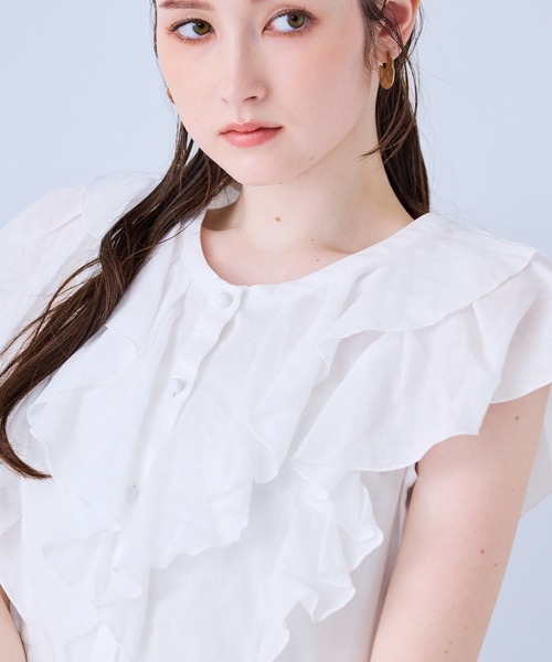 Audie a Muses(オーディアミューズ)の「前開きフロントダブルフリルブラウス(シャツ/ブラウス・レディース・レッド/ブラウン/オフホワイト・38/42)」の19枚目の写真