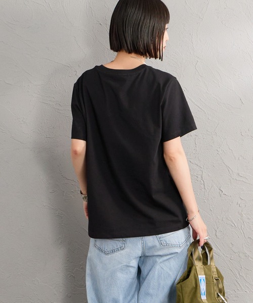 Guess（ゲス）の「[GUESS/ゲス] UNI ワンポイントロゴTシャツ（Tシャツ/カットソー・レディース・ブラック/ホワイト・L/M/S）」の18枚目の写真