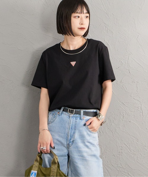 Guess（ゲス）の「[GUESS/ゲス] UNI ワンポイントロゴTシャツ（Tシャツ/カットソー・レディース・ブラック/ホワイト・L/M/S）」の12枚目の写真