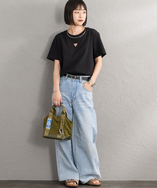 Guess（ゲス）の「[GUESS/ゲス] UNI ワンポイントロゴTシャツ（Tシャツ/カットソー・レディース・ブラック/ホワイト・L/M/S）」の14枚目の写真