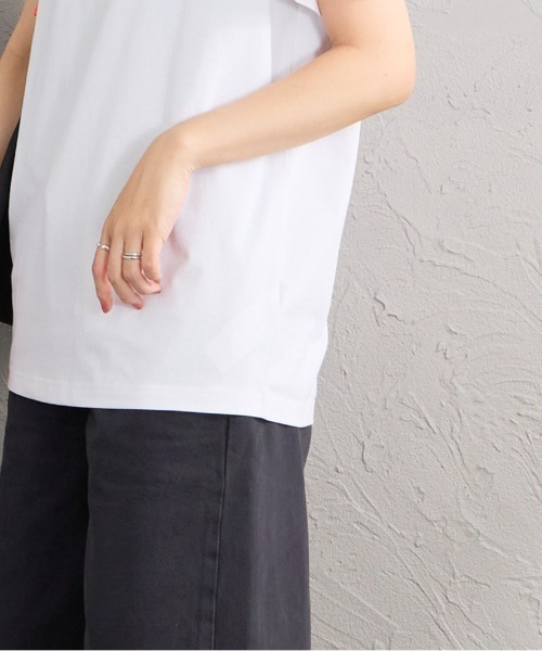 Guess（ゲス）の「[GUESS/ゲス] UNI ワンポイントロゴTシャツ（Tシャツ/カットソー・レディース・ブラック/ホワイト・L/M/S）」の9枚目の写真