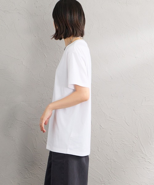 Guess（ゲス）の「[GUESS/ゲス] UNI ワンポイントロゴTシャツ（Tシャツ/カットソー・レディース・ブラック/ホワイト・L/M/S）」の6枚目の写真
