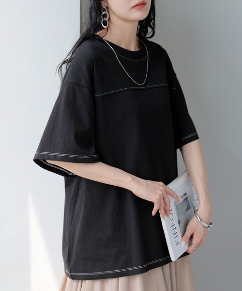 HUG.U(ハグユー)の「オーバーサイズステッチTシャツ(Tシャツ/カットソー・レディース・ベージュ/ダークグレー/オレンジ/ホワイト/ブラック・FREE)」の3枚目の写真